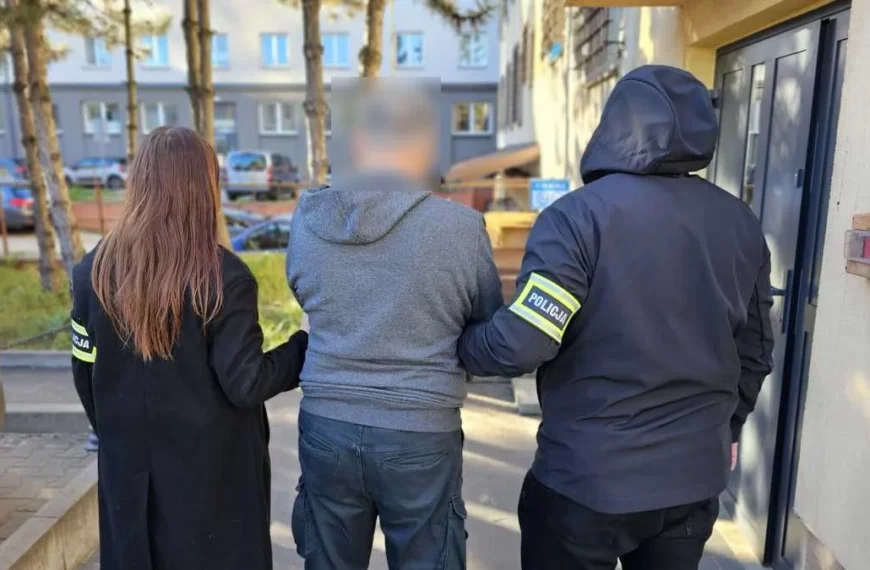 Akcja policji na Pabianickiej. 66-latek przewoził nielegalne papierosy i tytoń